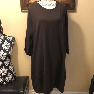 Made in Italy Smooth sweatshirt fabric button detail, pockets, cuff sleeve dress